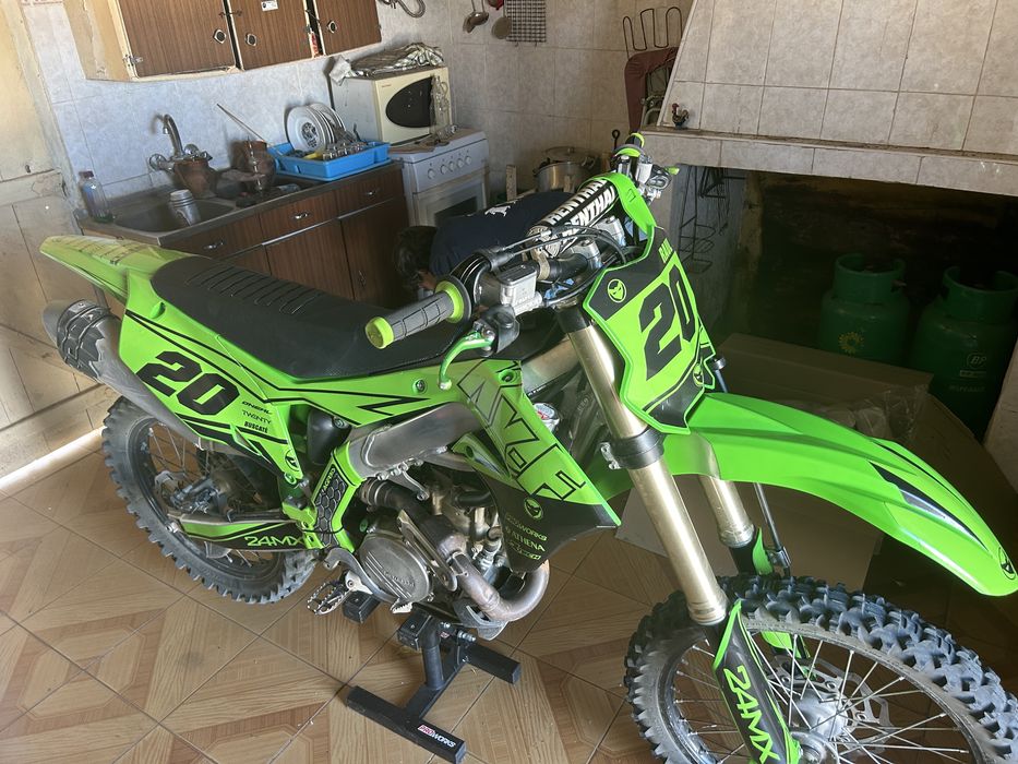 Vendo ou Troco kx 450,2020