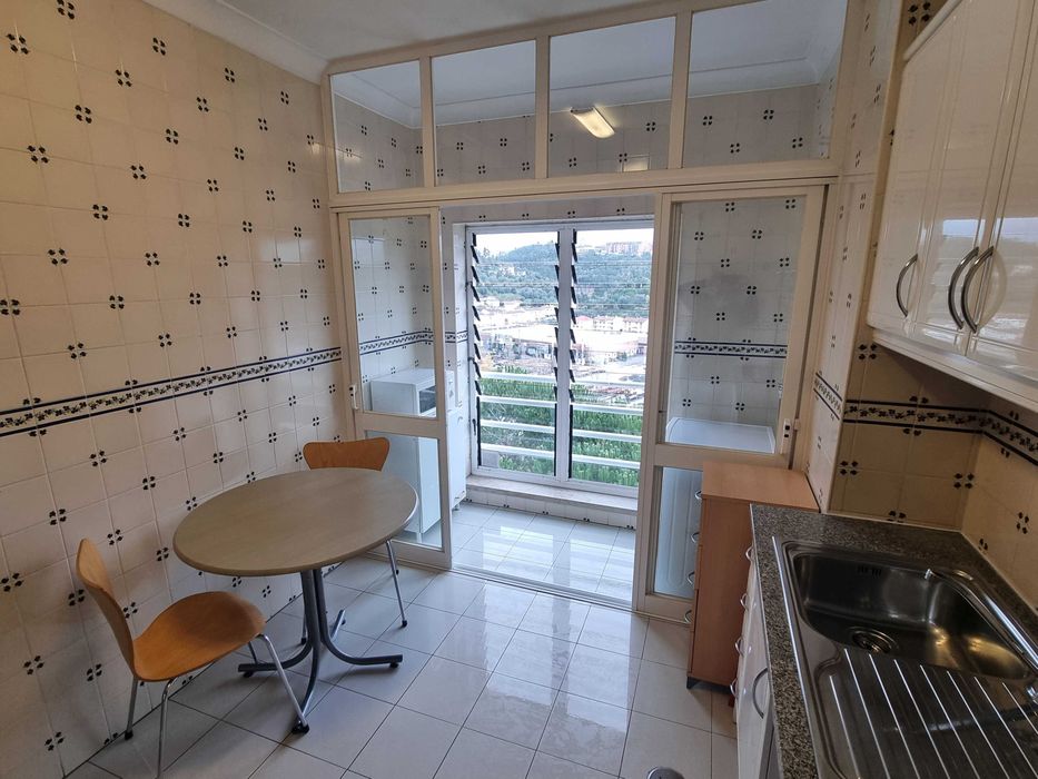 Arrendo T1 com garagem