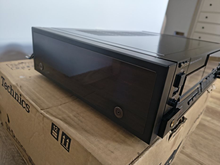 Sprzedam DAT Technics SV-D1100