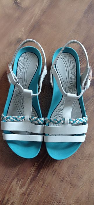 Босоніжки жіночі Clarks р. 37,5