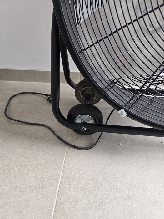 Wentylator przemysłowy Kingfisher SFDC3-600CT0 – 330W, 220–240V