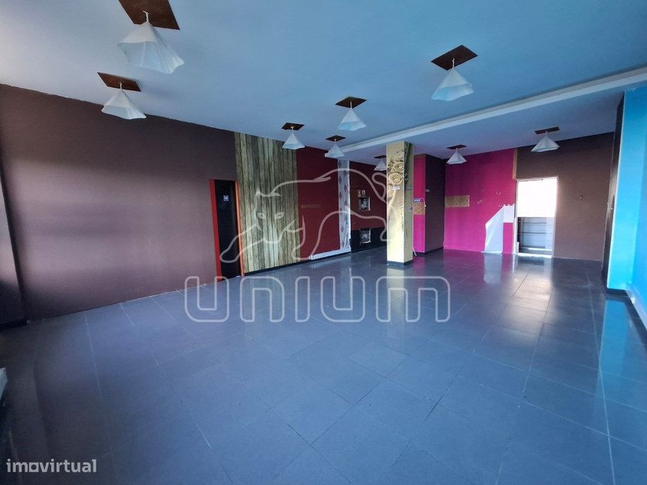 Loja para comércio / Serviços em Darque