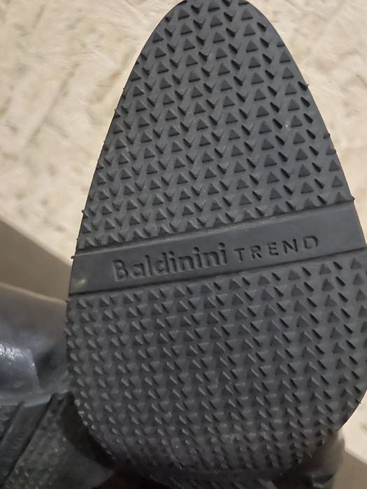 Baldinini Стильні осінні черевики