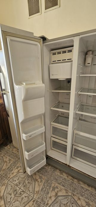 Двухкамерный холодильник Samsung RS21FLSG