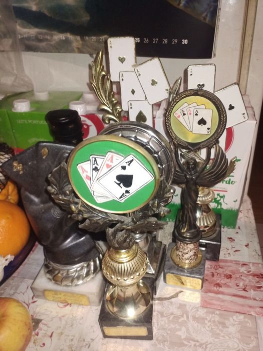 Taças de motivo de cartas