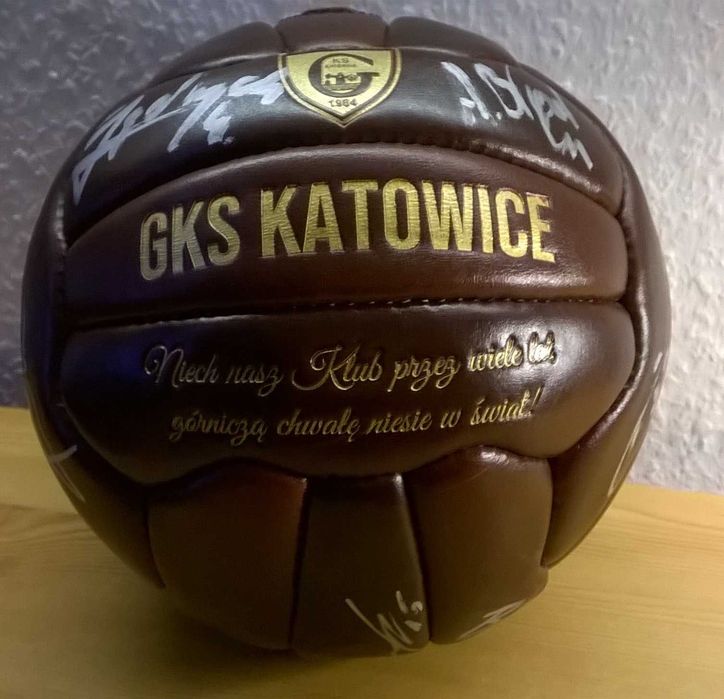 Piłka retro z autografami GKS Katowice