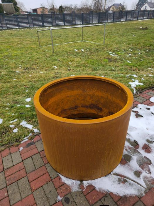 Nowoczesne donice stalowe – Corten & Malowane proszkowo | PRODUCENT