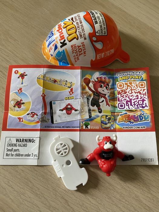 Figurka z kolekcji NBA «Chicago Bulls» z Kinder Joy 2023