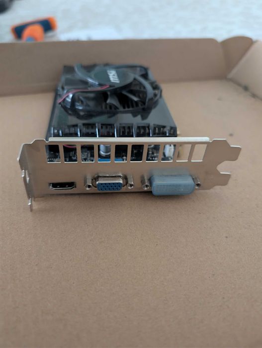 Hardware PC: i7-4770, i5-6400, 20GB RAM DDR3 + 3 GPUs NVIDIA