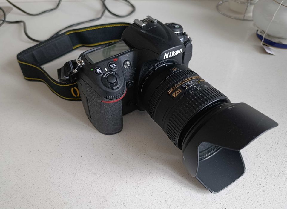 Nikon D300 (10тис. кадрів) + Nikkor 16-85mm + сумка + UV фільтр