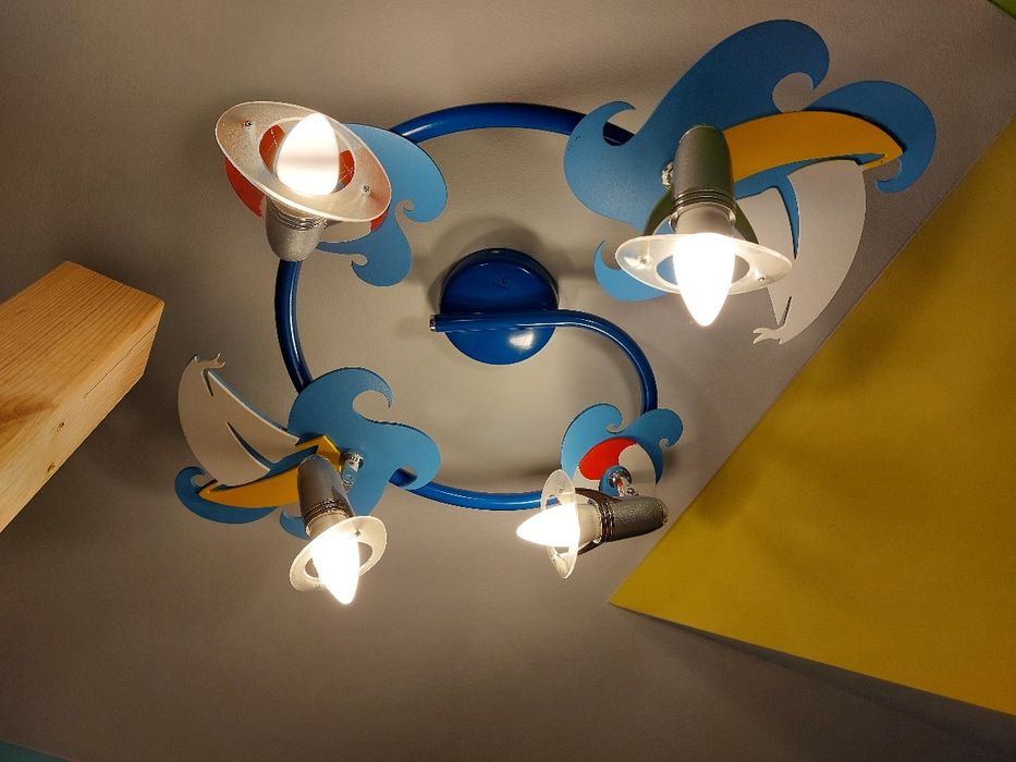 Lampa  sufitowa do pokoju dziecięcego.