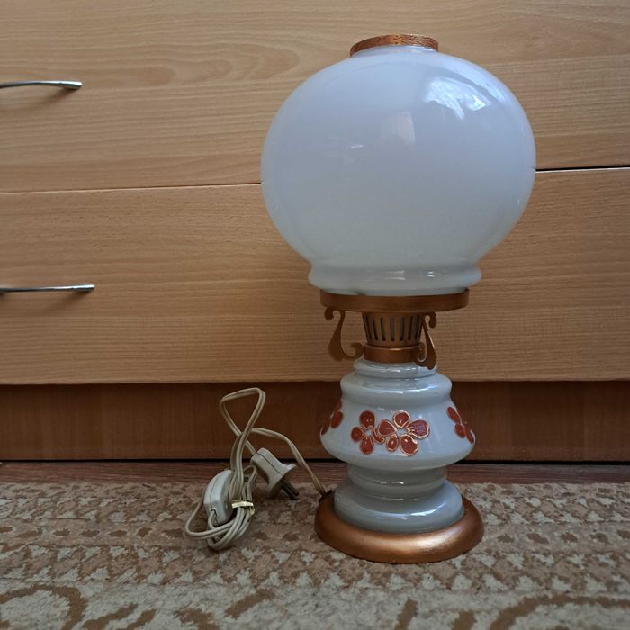 Продам старовинну радянську настільну лампу