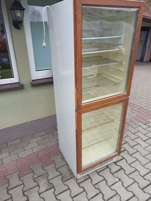 Lodówka chłodziarka 
Sprzedam lodówkę LG Elektrolux GR-642A