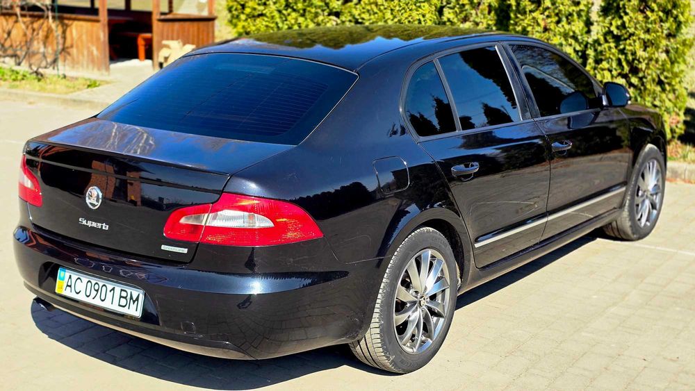 Авто Шкода Суперб 2011року з 1.6ТДІ, Чорний седан! 234тис пробігу.