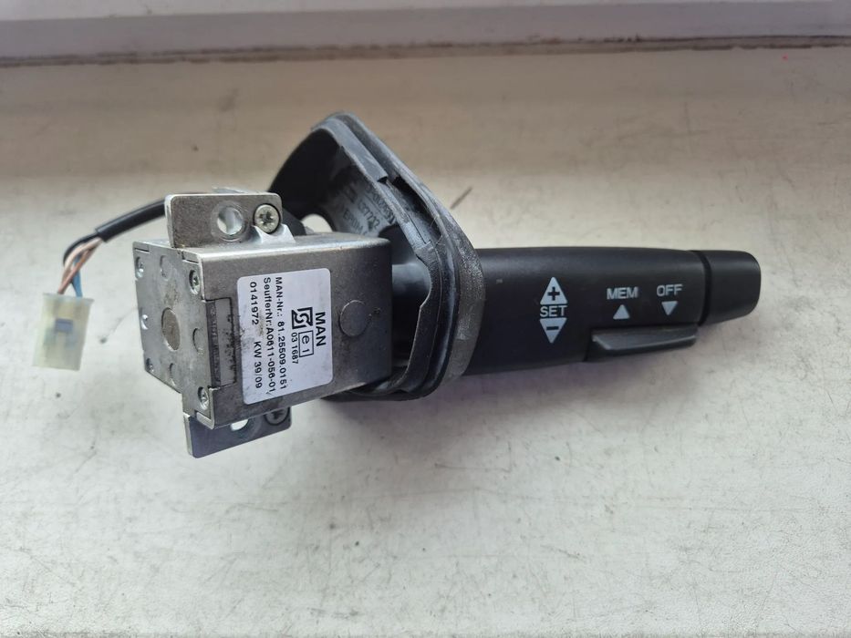 PRZEŁACZNIK MANETKA TEMPOMATU HAMULCA MAN TGX TGS TGL TGM 81255090151