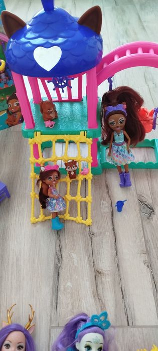 Zestaw Enchantimals plac zabaw +dodatkowe lalki i zwierzątka