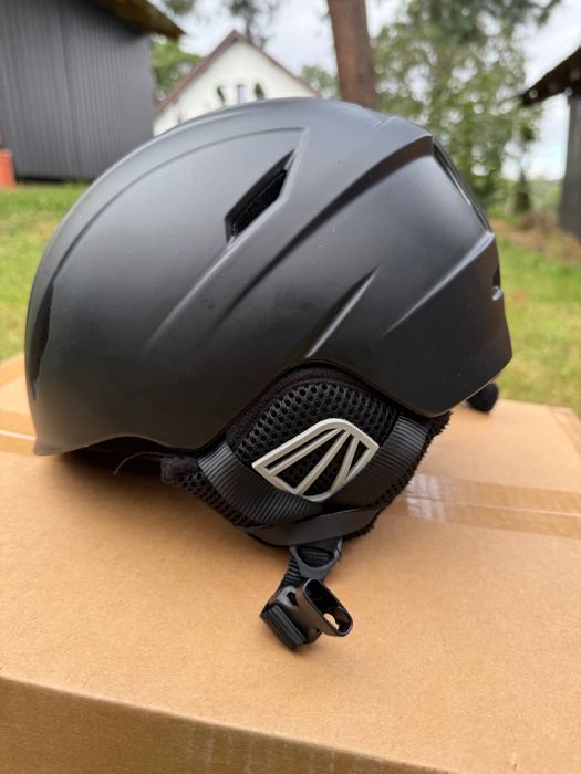 Kask narciarski