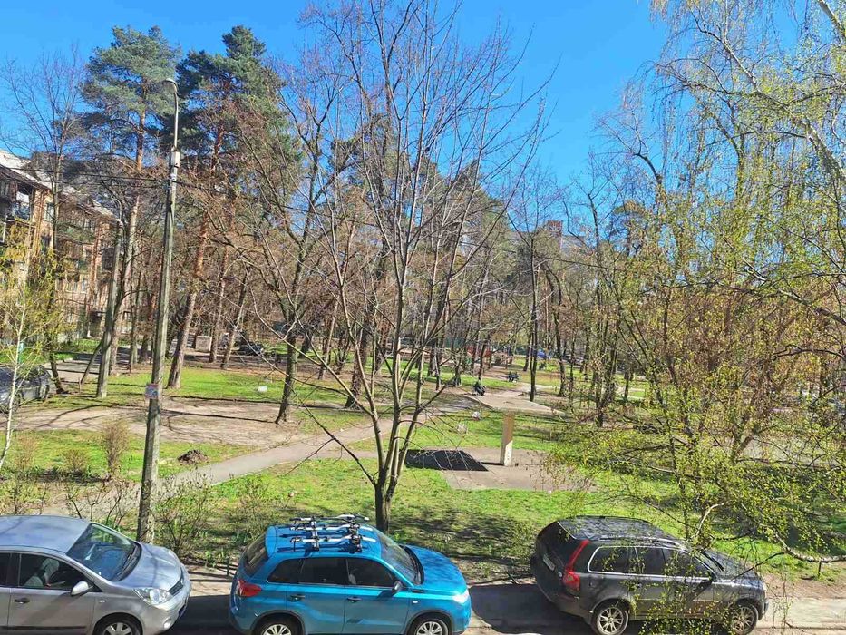 Продаж 2к. квартири М.Червоний хутір-10 хв.вул.Бориспільська 34.Без комісії