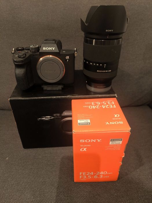 Sony Alpha 7 IV + lente Sony 24-240