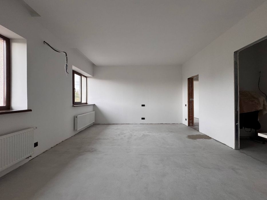 Продам современный  дом 215 м², Павленки, Ньютона, 8,5 соток( код 5704)