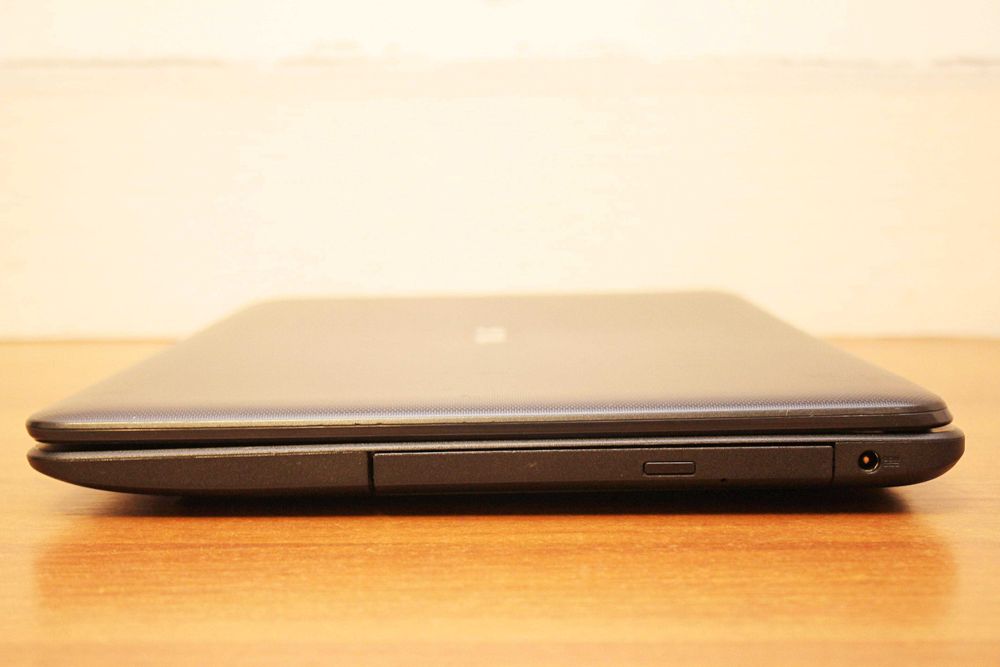 Ігровий ASUS X751M/17.3" LED/Intel®N3700/8GB ОЗУ/SSD120GB+HDD1TB/GeForce 920M
