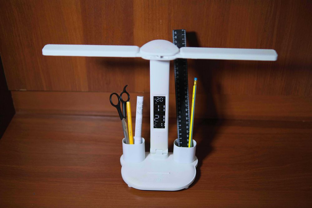 Настільна лампа з датчиком температури та годинником, розпродаж -50%