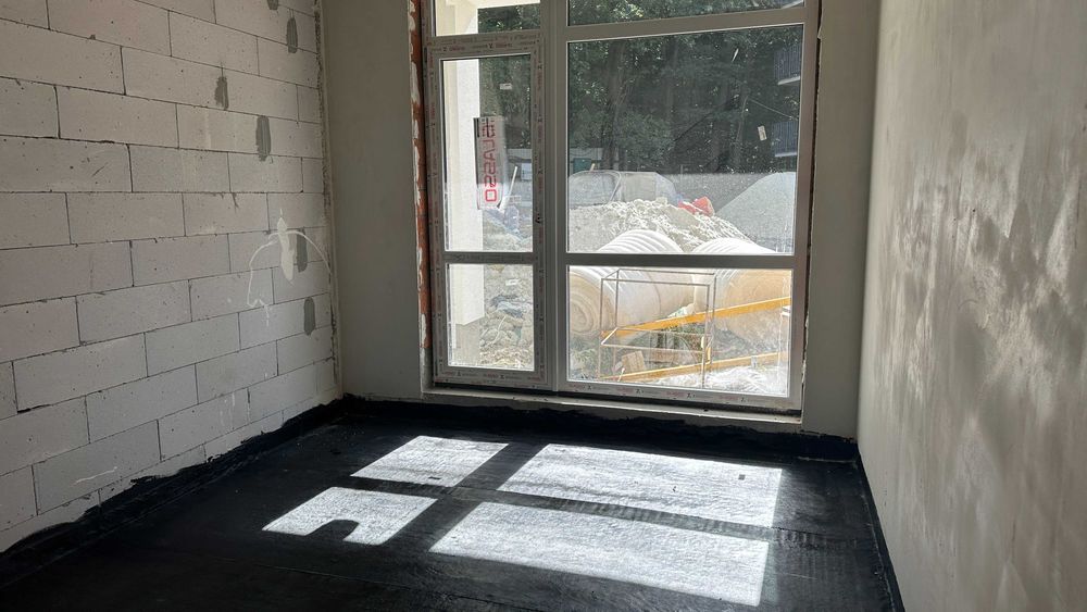 Продаж 2-к квартири + власне патіо, площа: 72.2 м², Брюховичі