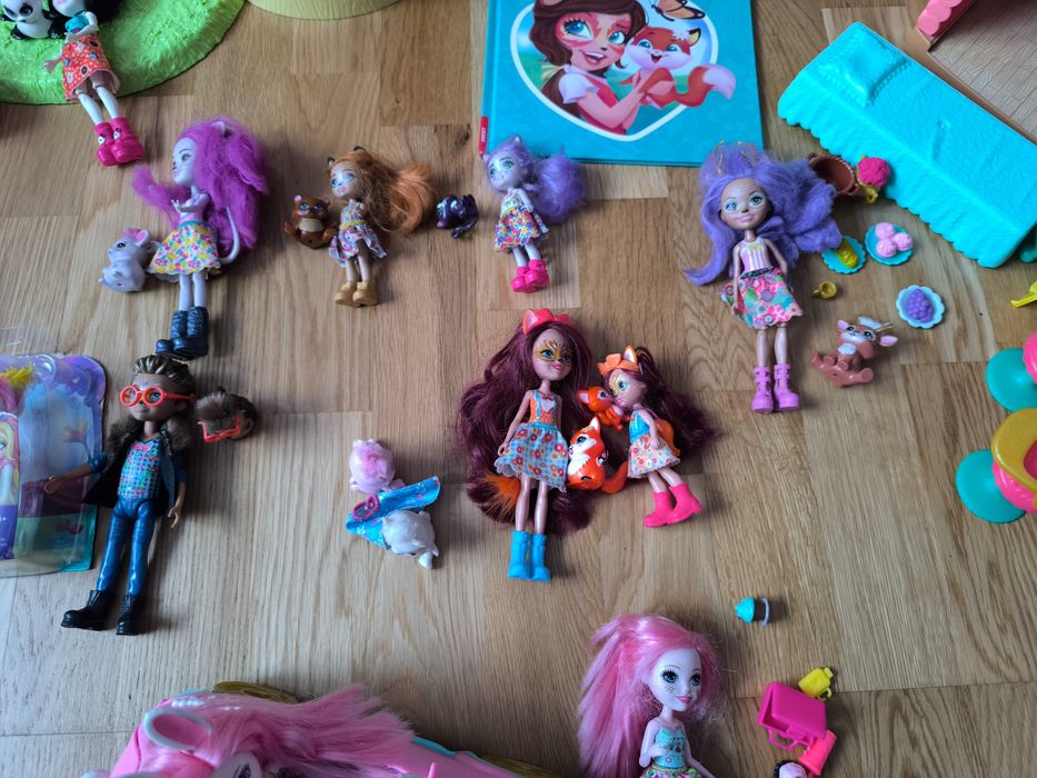 Zestaw Enchantimals - 2 domki, auto, lalki + 2 nowe, puzzle, książka