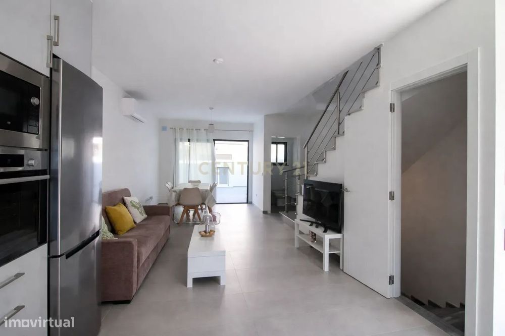 Moradia T2+1 Mobilada para Arrendamento em Vila Nova de Cacela