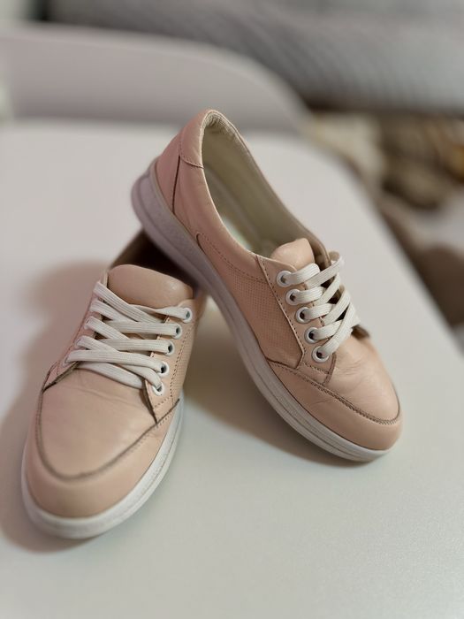 Шкіряні кеди снікери кросівки жіночі 37 розмір