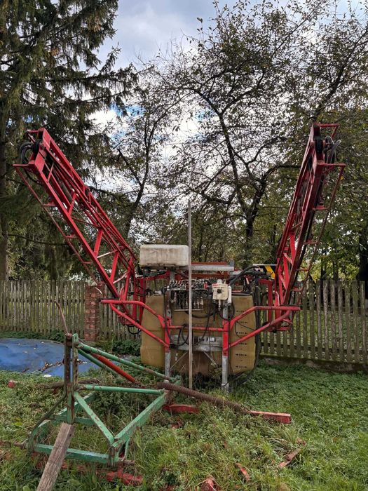 Opryskiwacz gydraulicznie rozkladany 17m