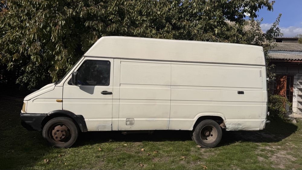 Автомобіль Іveco daily і Citroen jamper
