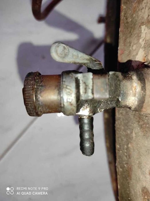 Depósito de motorizada antiga