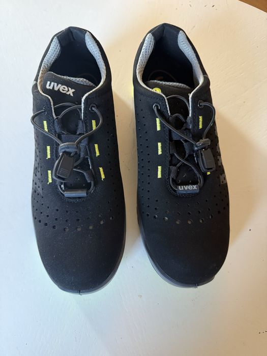 Buty / półbuty robocze UVEX rozm. 43  NOWE