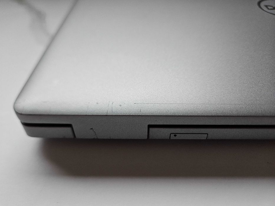 Laptop DELL Latitude 5520, Intel i7, 32 RAM, dysk SSD 512, Office 2019