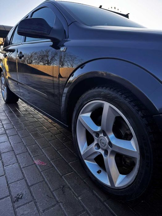 Авто Опель Астра