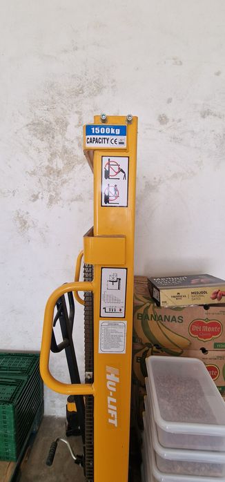 Empilhador Manual Hidráulico HU-LIFT 1500 kg – Excelente Estado