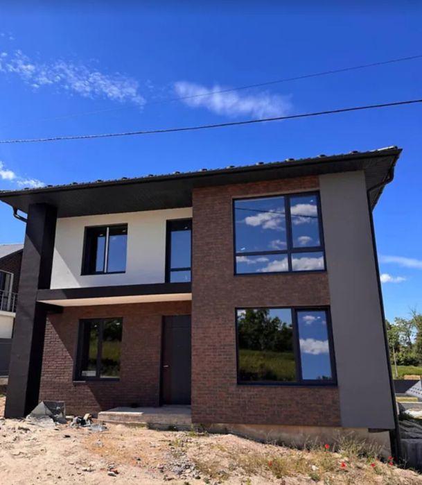 Продаж 2 поверхового будинку з балконом і ділянкою на 5 соток, 170 кв.