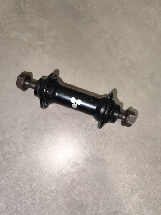 piasta przednia trebol bolt