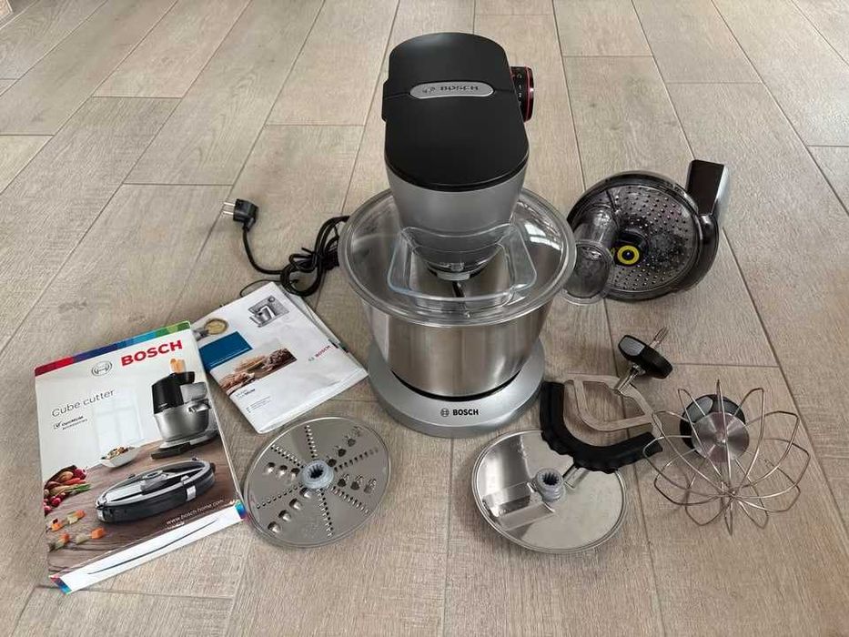 Robot kuchenny Bosch Optimum 9 z kostkarką.
