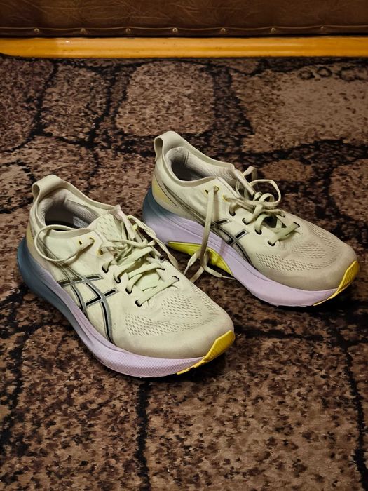 Беговые кроссовки Asics Gel-Kayano 31 идеальное состояние