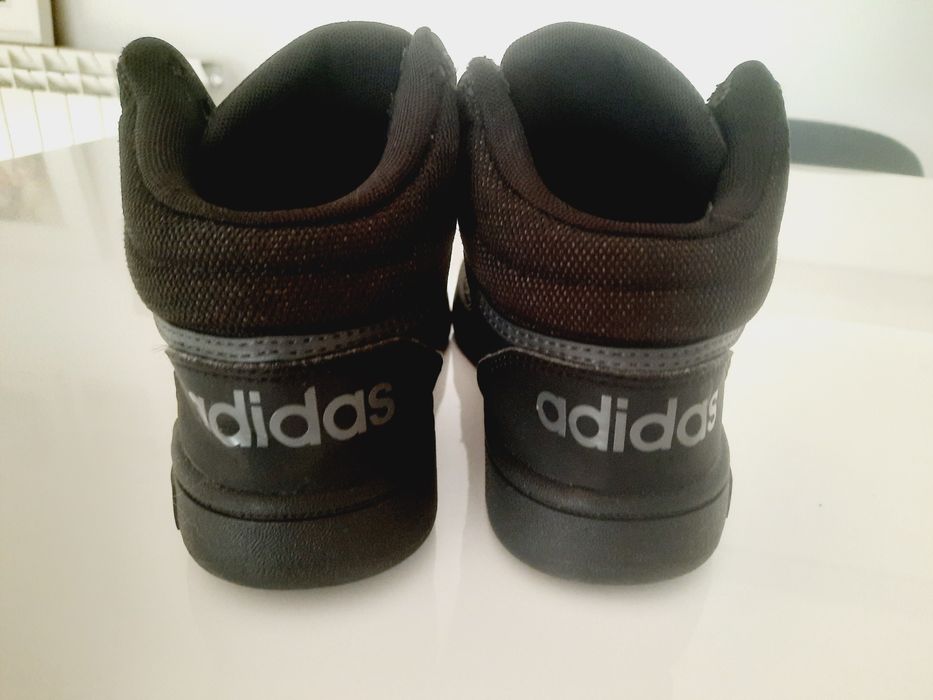 Sapatilhas Adidas pretas
