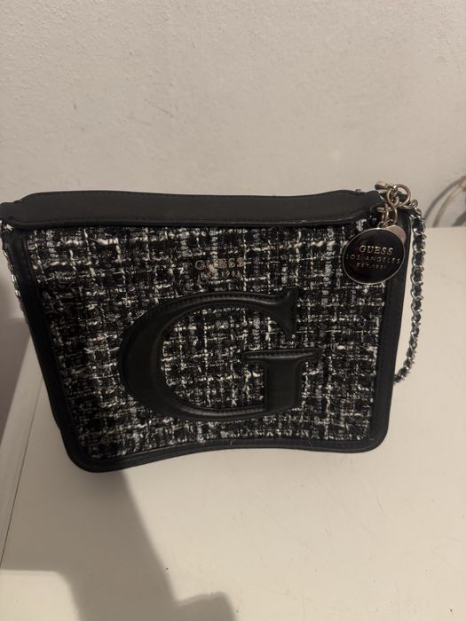 Mala de pele da guess