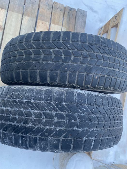 Шини зима 215/70/16