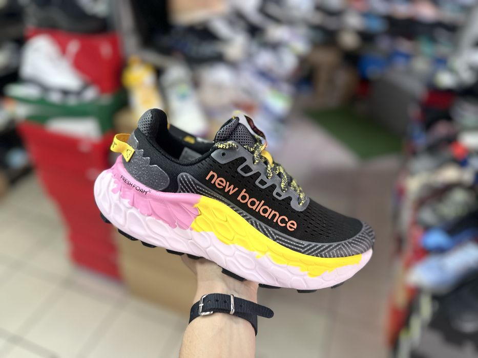 Бігові кросівки New balance Fresh foam more Trail ( РОЗМІР 37,5 )