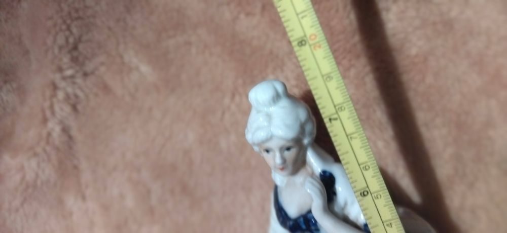 Estatueta de porcelana