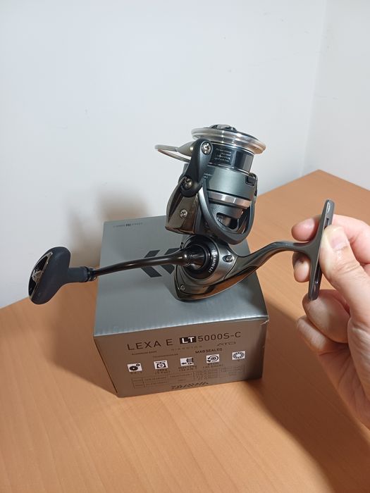 Carreto DAIWA LEXA E LT 5000S-C