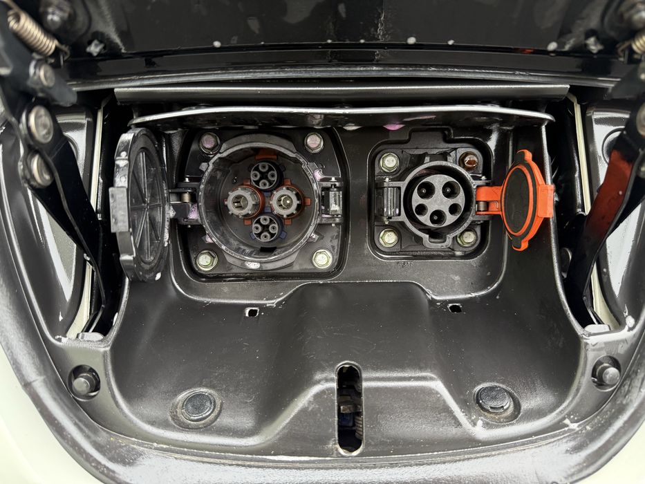 Nissan Leaf 2012 24кв+8кв