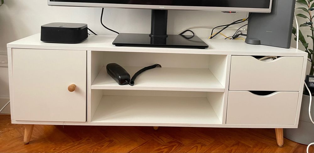 Móvel TV - Estilo Nórdico "Homcom" (120cm) - Em bom estado
