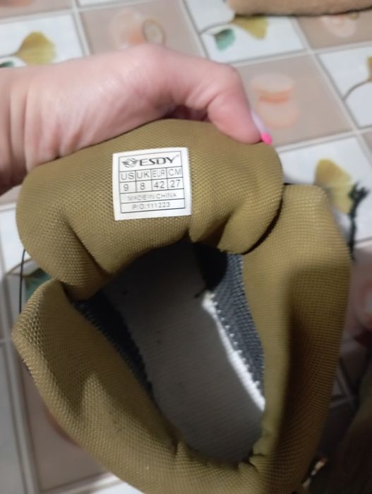 Продам Берцы новые